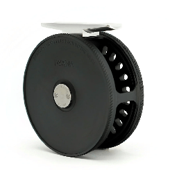 Iwana MINAMI Trout Fliegenrolle Schwarz 